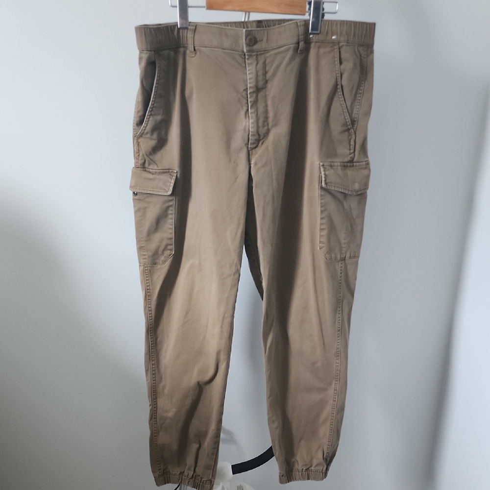 Uniqlo Men's Tan Cargo Pants XL